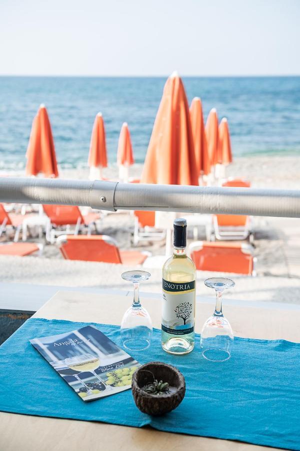 Angela Beach Aparthotel Platanés Exteriör bild